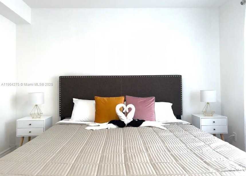 Small Image of 2201 GREENE ST, Hollywood Number 50