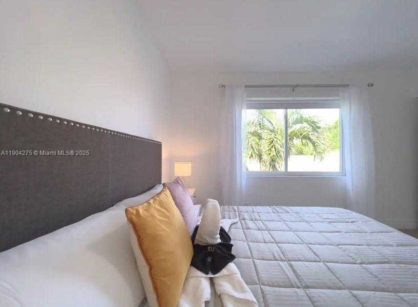 Small Image of 2201 GREENE ST, Hollywood Number 51