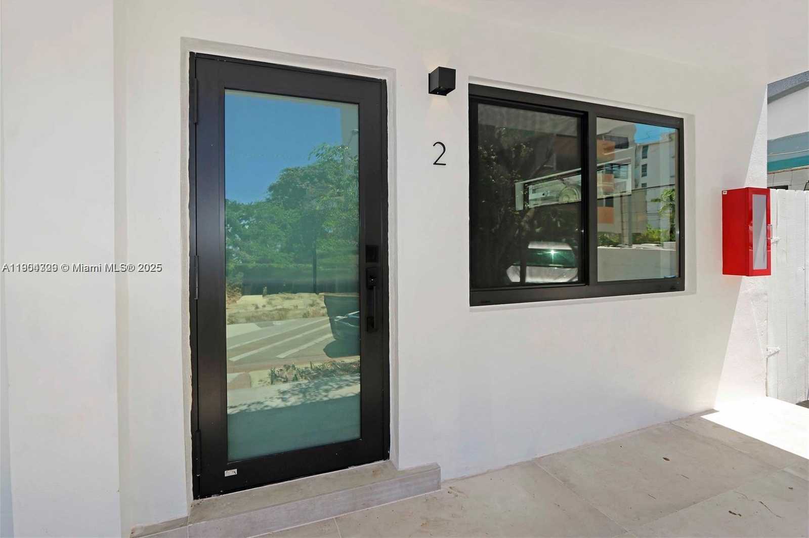 Small Image of 7801 BYRON AVE, Miami Beach Number 12