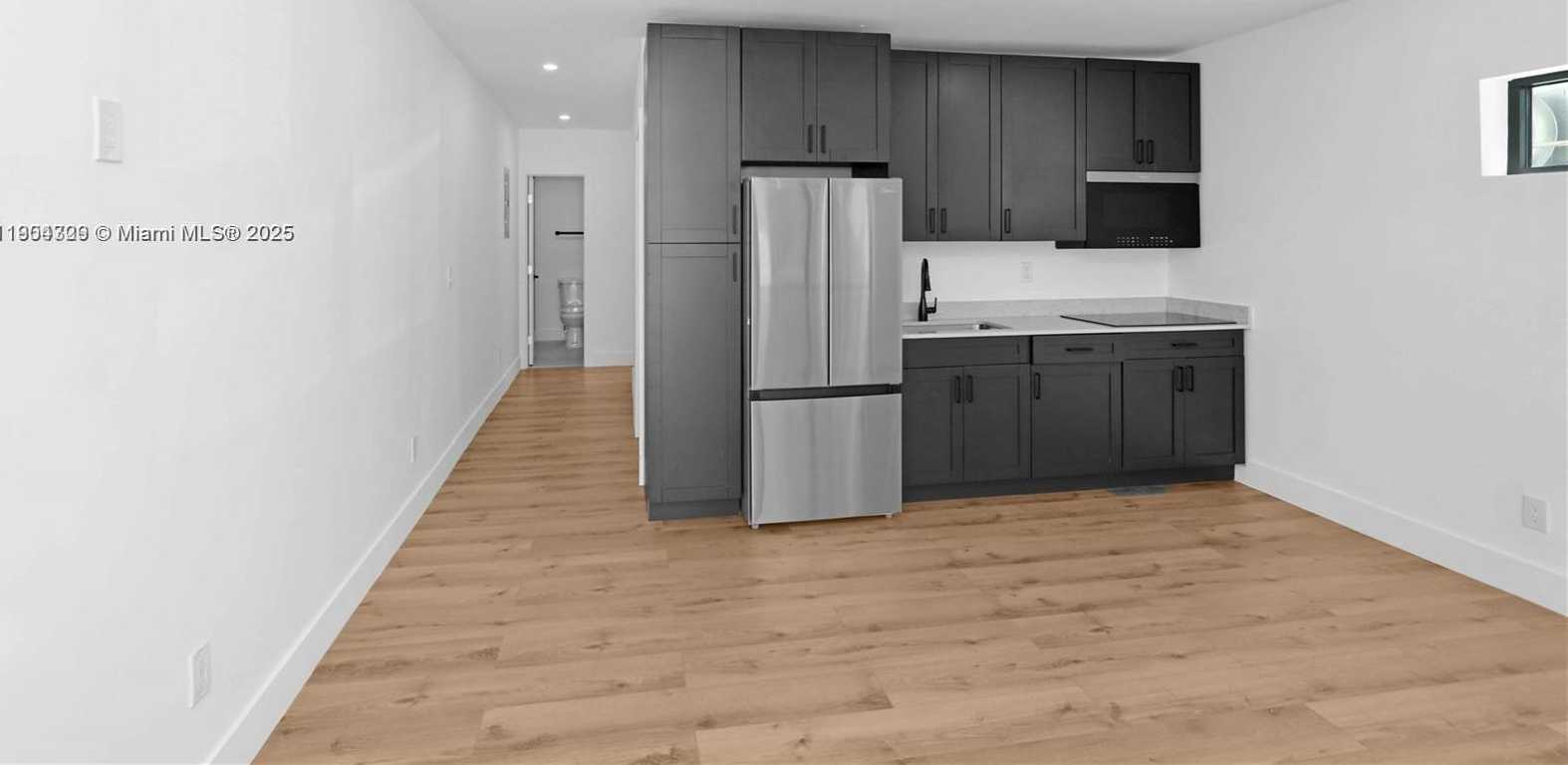 Small Image of 7801 BYRON AVE, Miami Beach Number 13