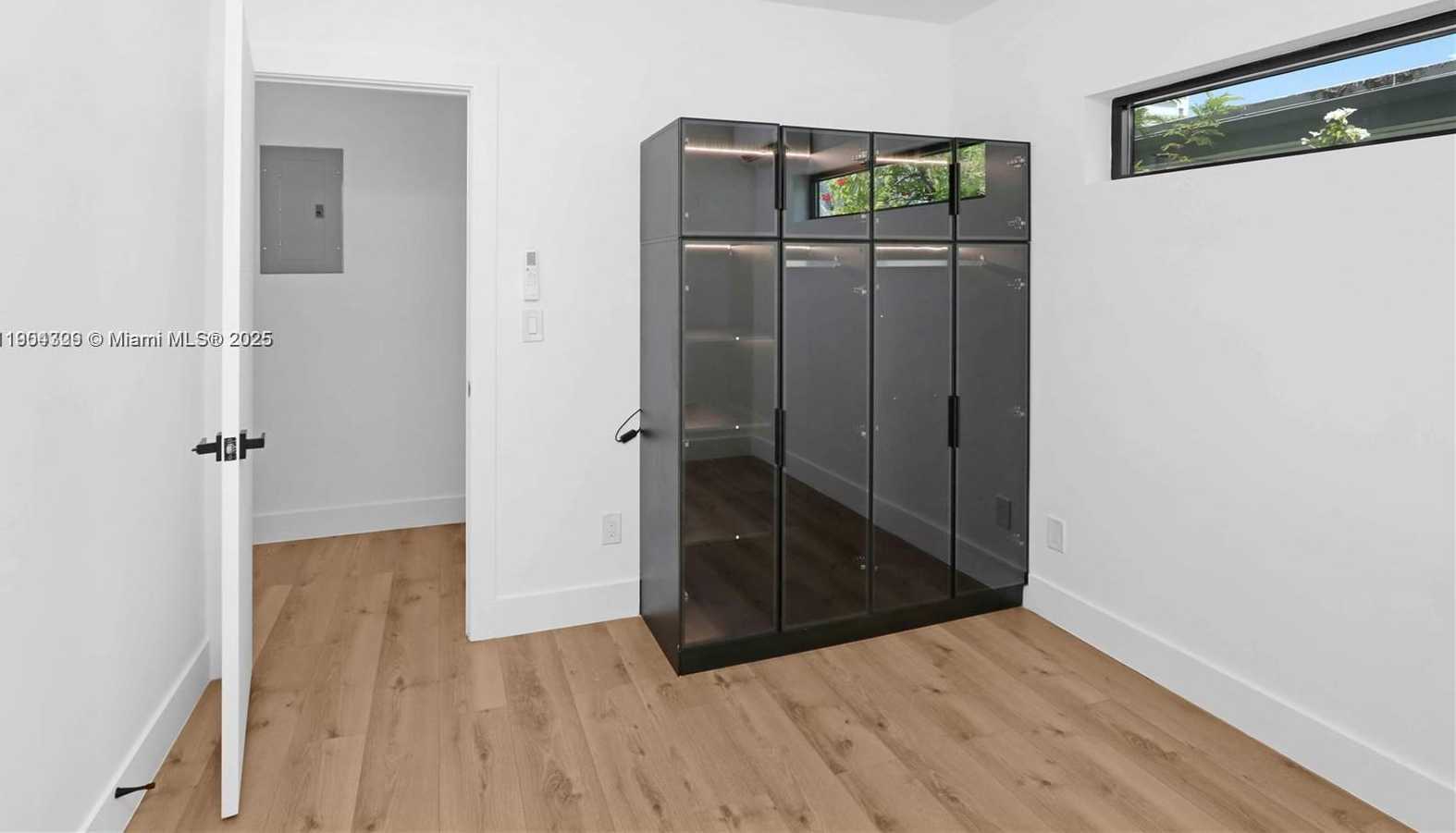 Small Image of 7801 BYRON AVE, Miami Beach Number 20