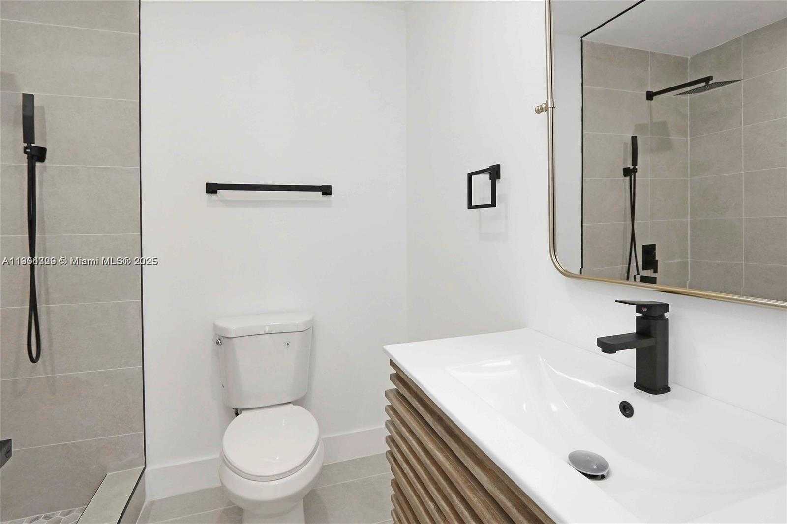 Small Image of 7801 BYRON AVE, Miami Beach Number 21