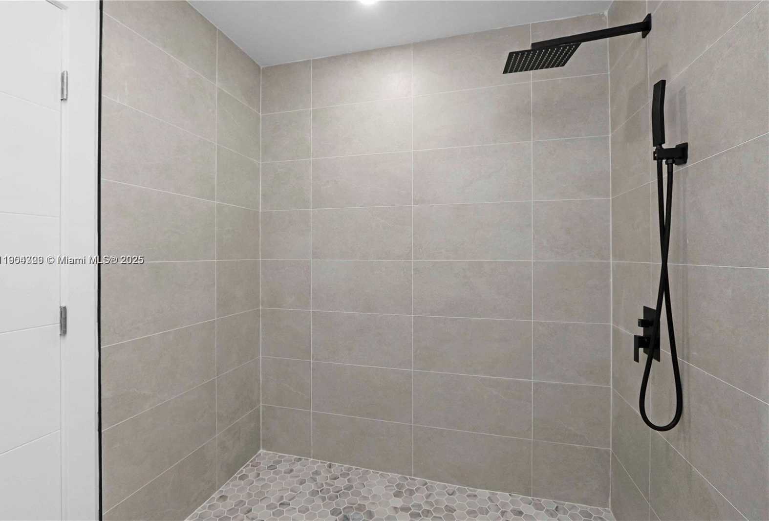 Small Image of 7801 BYRON AVE, Miami Beach Number 22