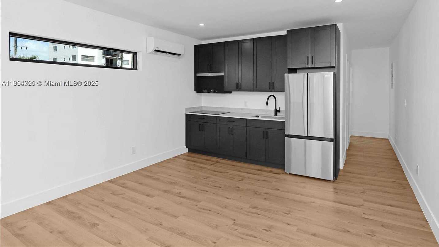 Small Image of 7801 BYRON AVE, Miami Beach Number 23