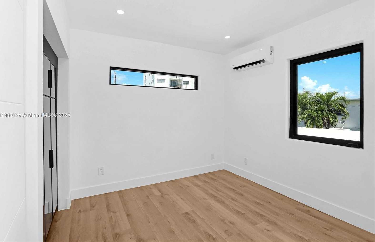Small Image of 7801 BYRON AVE, Miami Beach Number 27