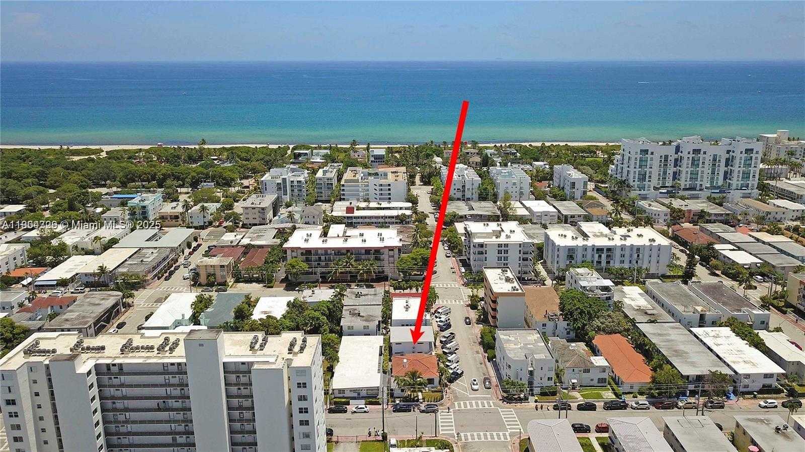 Small Image of 7801 BYRON AVE, Miami Beach Number 3