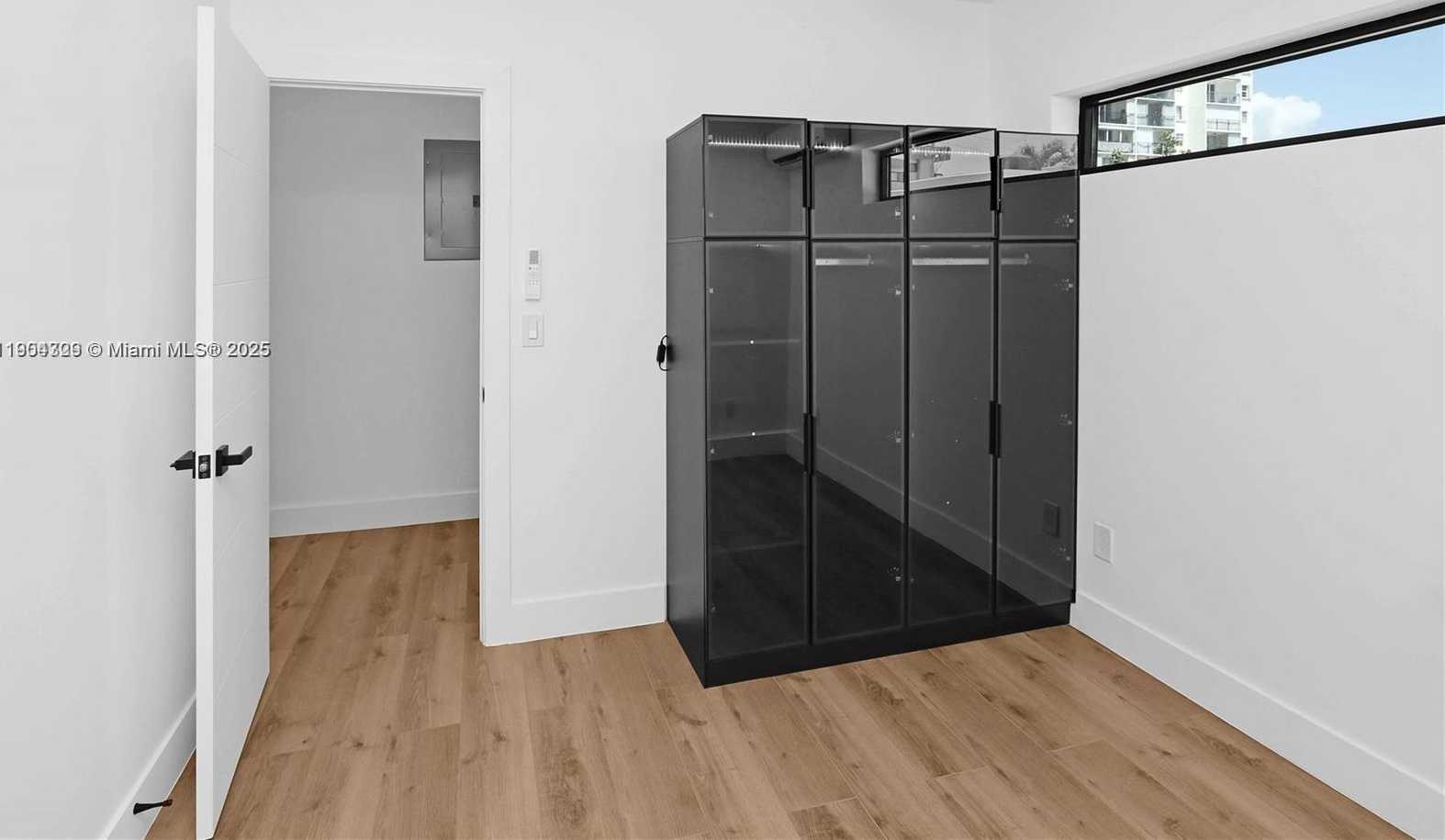 Small Image of 7801 BYRON AVE, Miami Beach Number 35