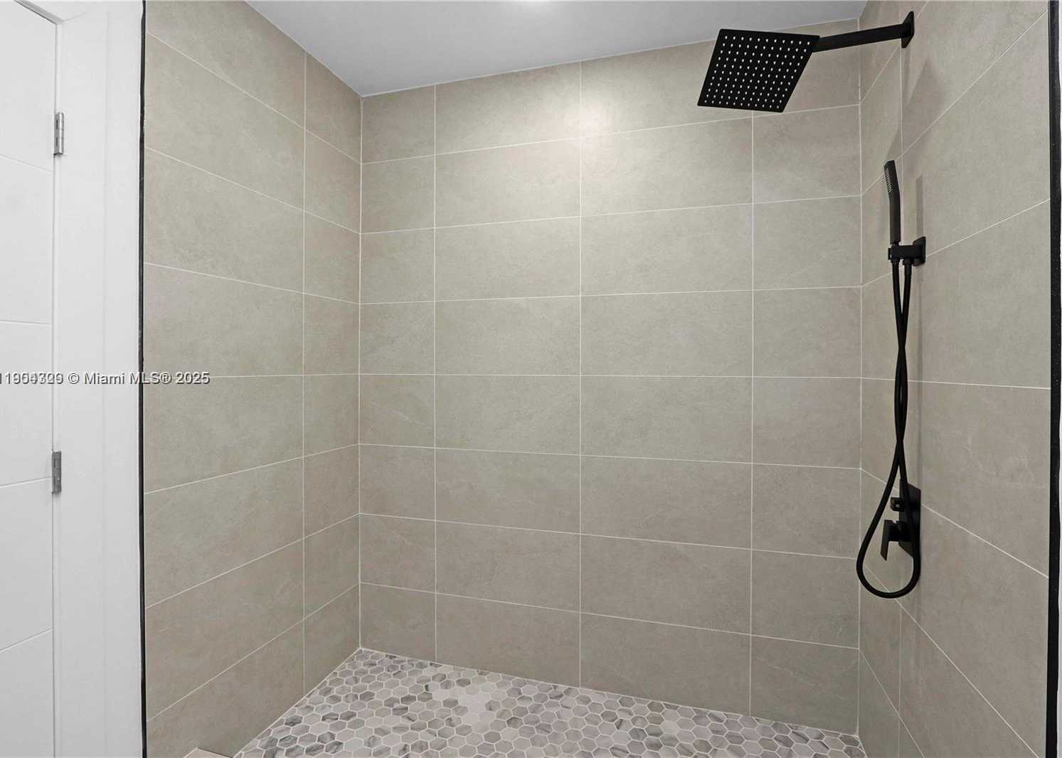 Small Image of 7801 BYRON AVE, Miami Beach Number 37