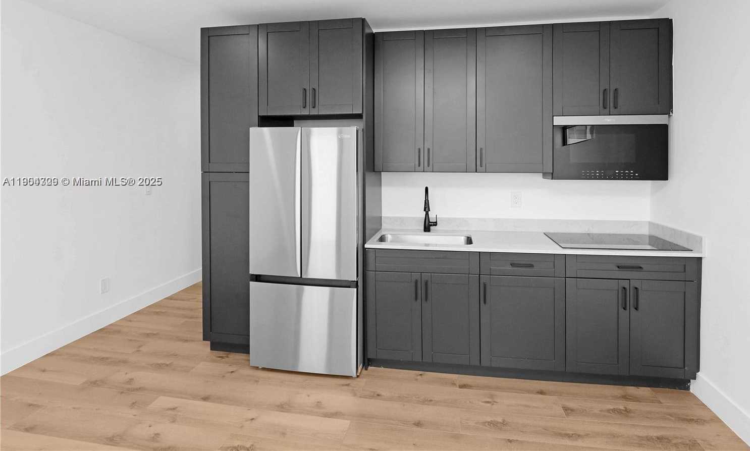 Small Image of 7801 BYRON AVE, Miami Beach Number 40