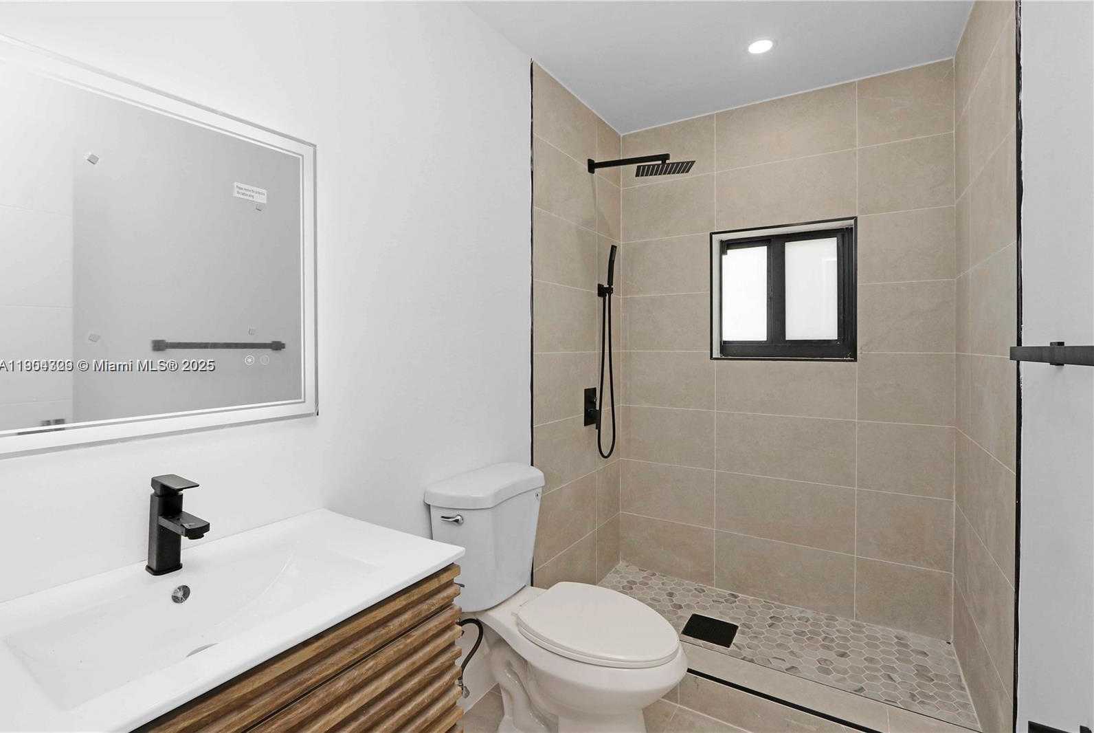 Small Image of 7801 BYRON AVE, Miami Beach Number 44