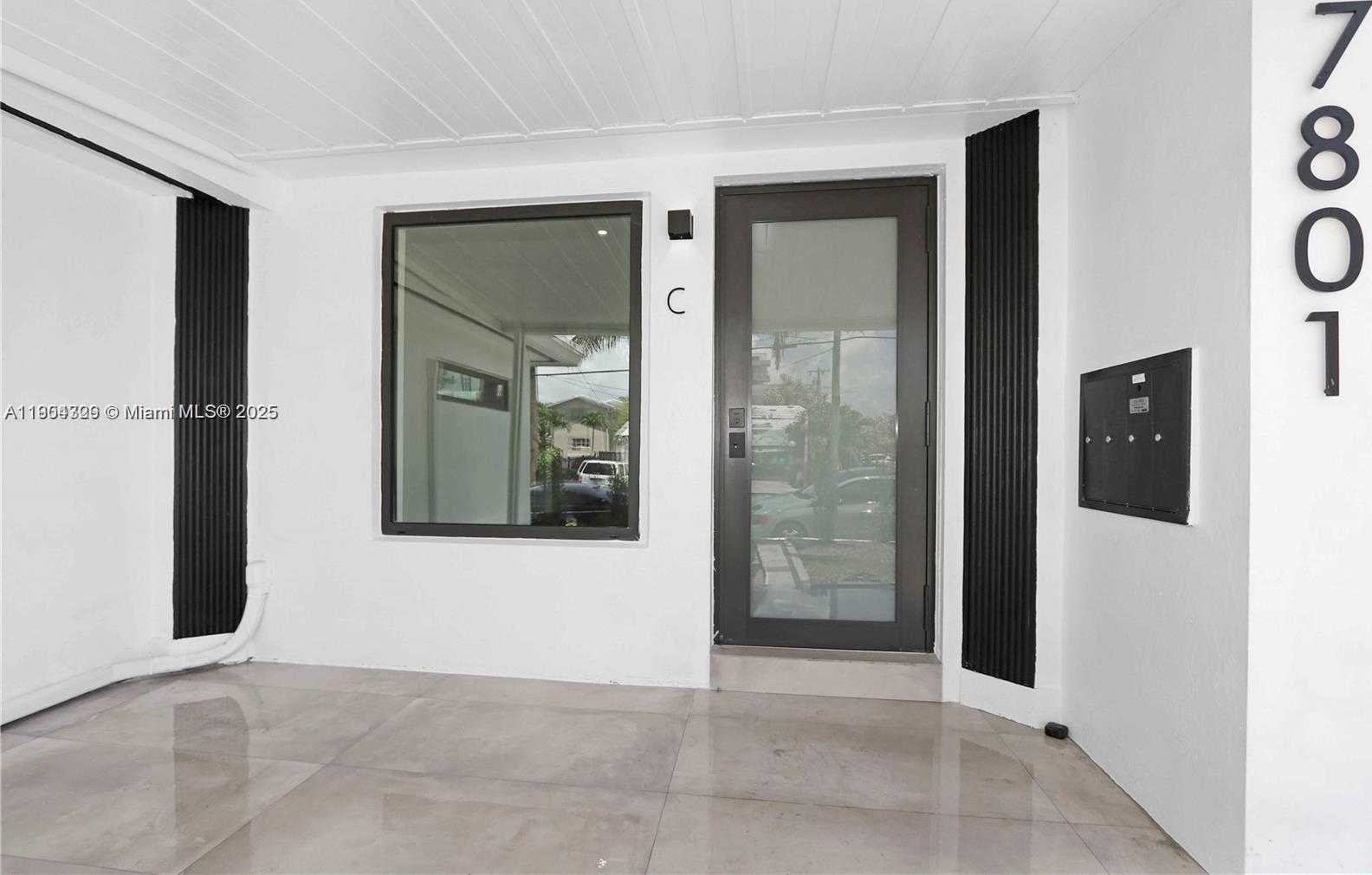 Small Image of 7801 BYRON AVE, Miami Beach Number 58