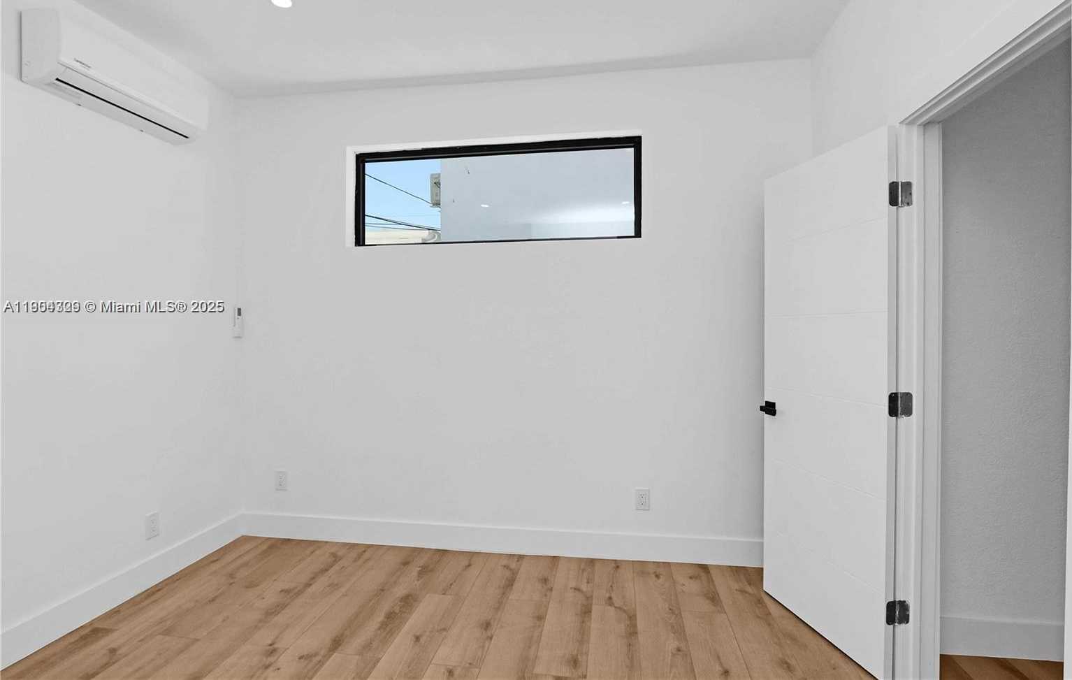 Small Image of 7801 BYRON AVE, Miami Beach Number 65