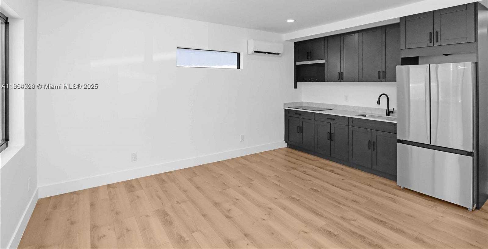 Small Image of 7801 BYRON AVE, Miami Beach Number 7