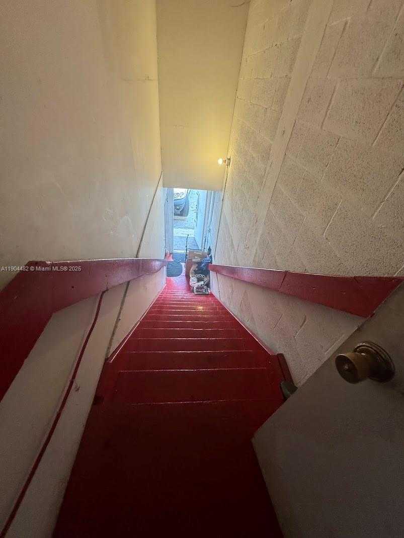 Small Image of 2450 WEST 82ND ST #302, Hialeah Number 10