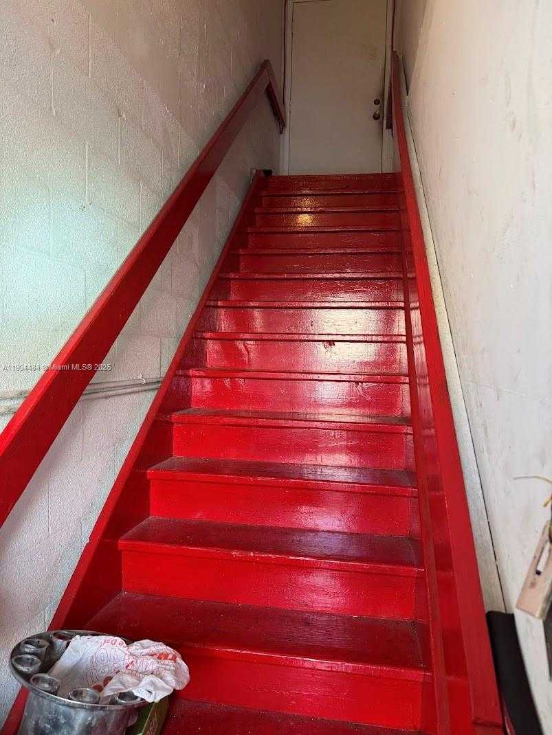 Small Image of 2450 WEST 82ND ST #303, Hialeah Number 10