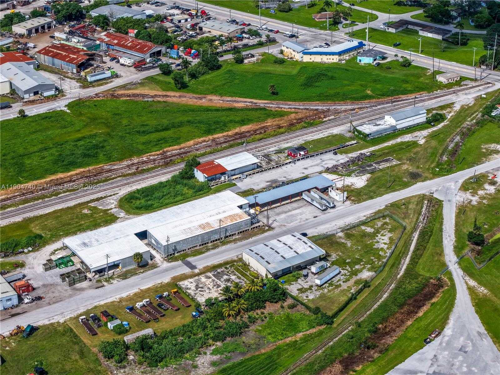 Small Image of 901 NORTH WEST 9TH ST, Belle Glade Number 11