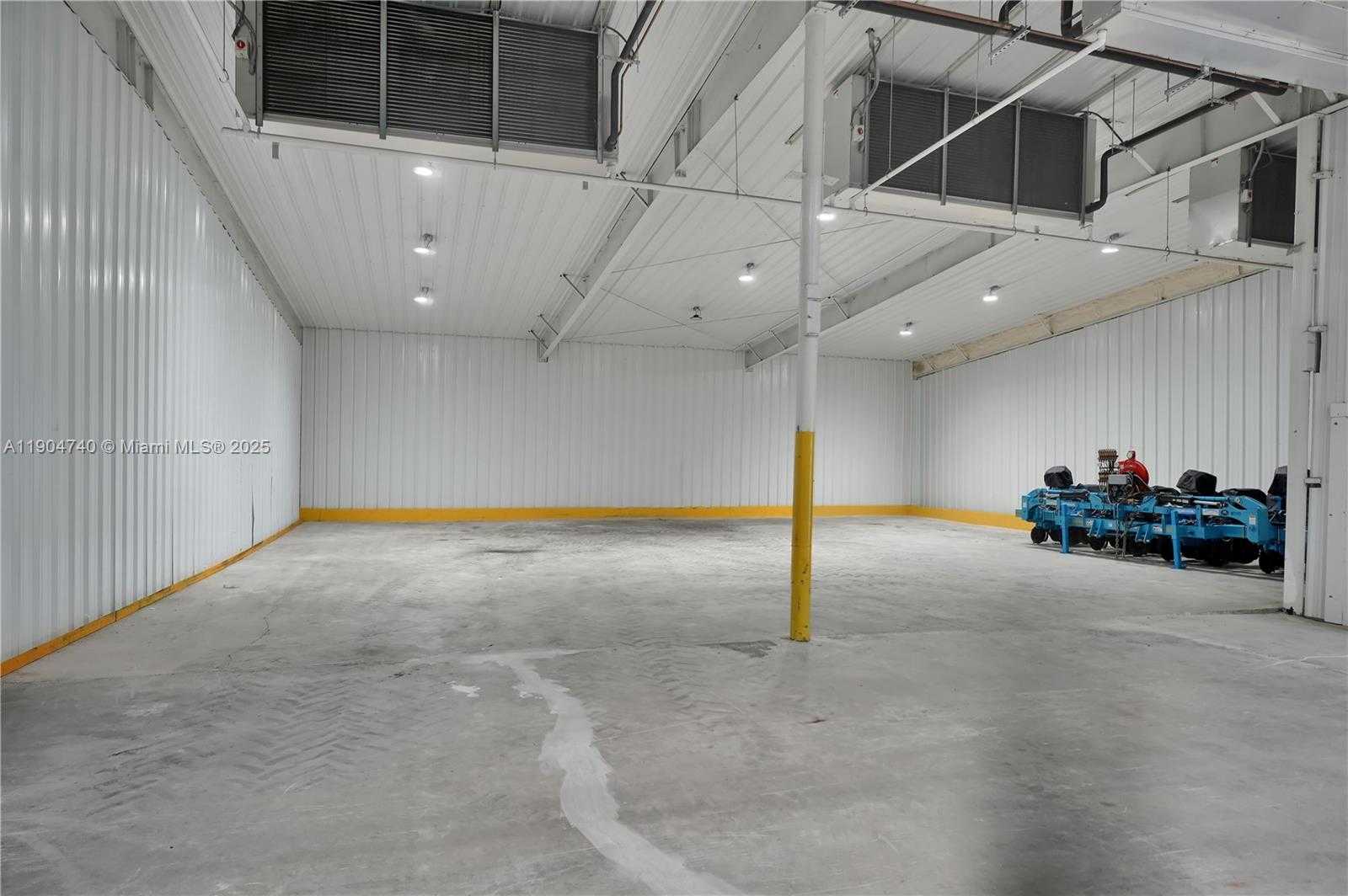 Small Image of 901 NORTH WEST 9TH ST, Belle Glade Number 29