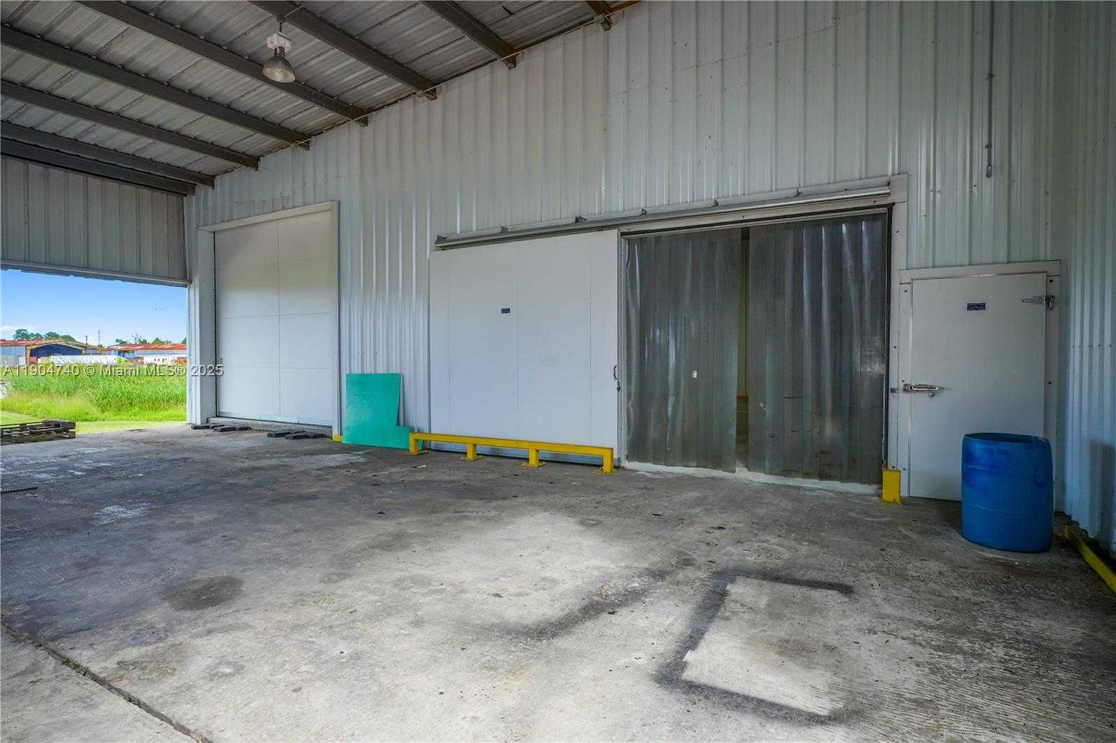 Small Image of 901 NORTH WEST 9TH ST, Belle Glade Number 33