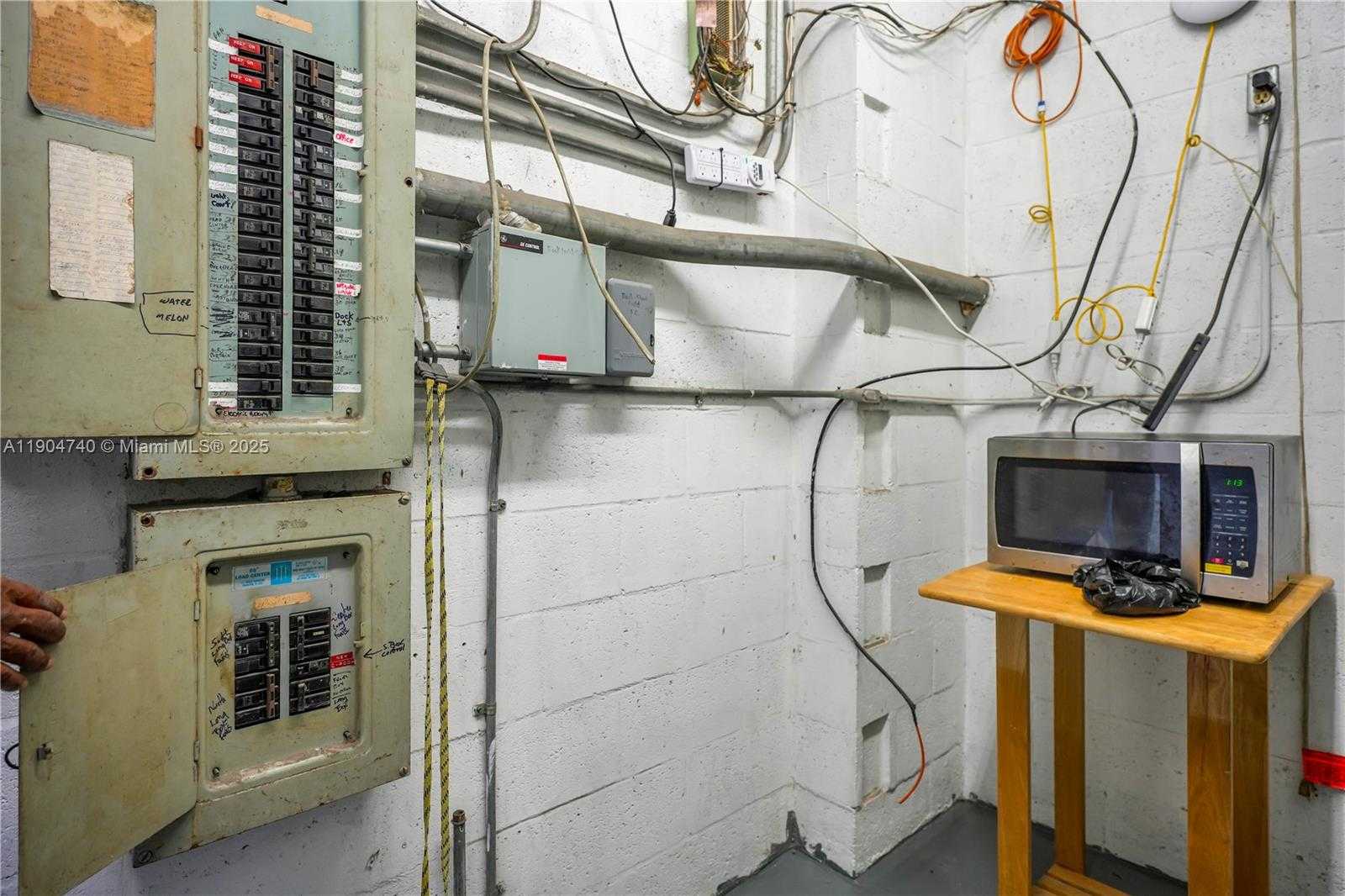 Small Image of 901 NORTH WEST 9TH ST, Belle Glade Number 52