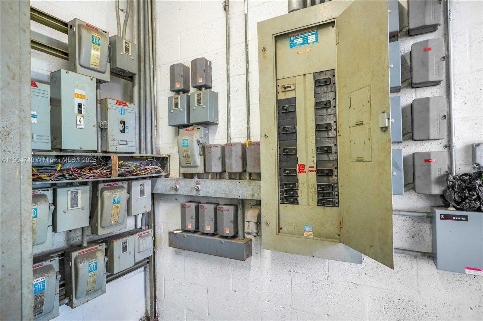 Small Image of 901 NORTH WEST 9TH ST, Belle Glade Number 53