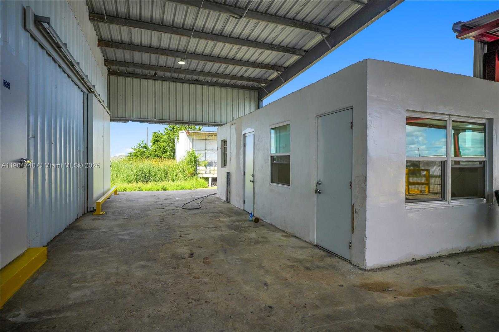 Small Image of 901 NORTH WEST 9TH ST, Belle Glade Number 60