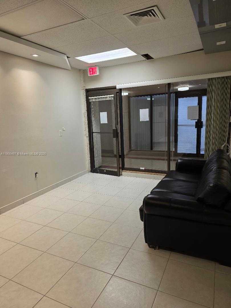 Small Image of 1985 SOUTH OCEAN DR #3L, Hallandale Beach Number 2