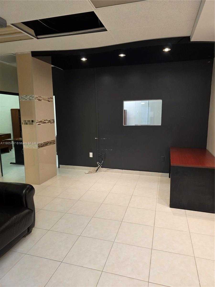 Small Image of 1985 SOUTH OCEAN DR #3L, Hallandale Beach Number 3