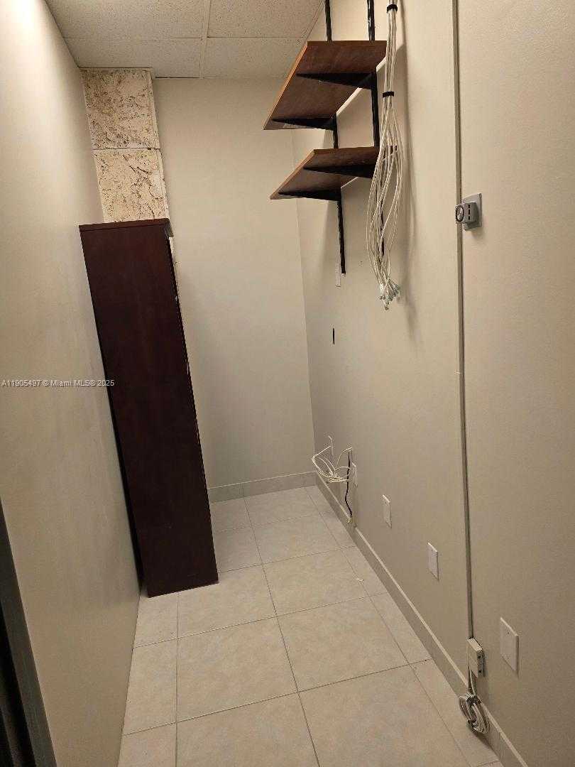 Small Image of 1985 SOUTH OCEAN DR #3L, Hallandale Beach Number 6