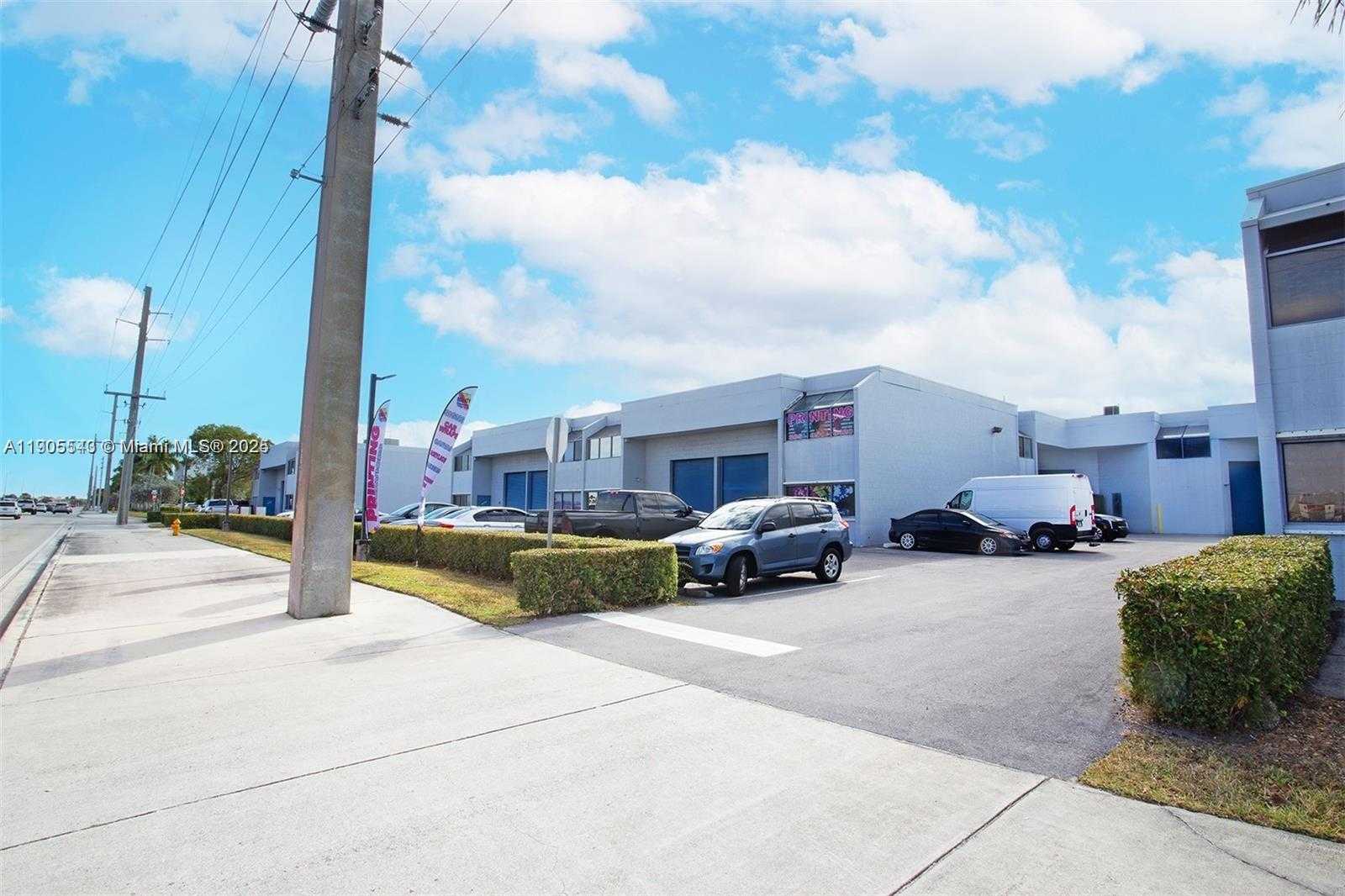 Small Image of 14226 SOUTH WEST 136TH ST, Miami Number 5