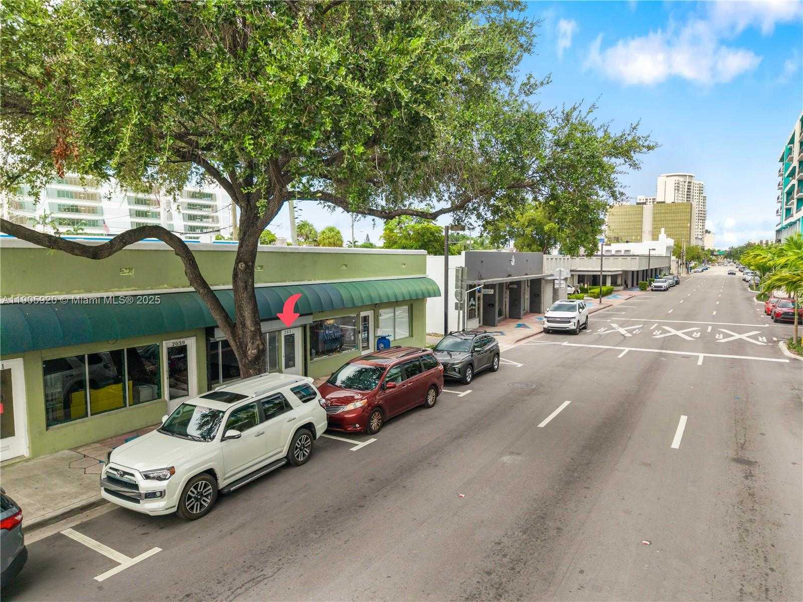 Small Image of 2037 TYLER, Hollywood Number 8