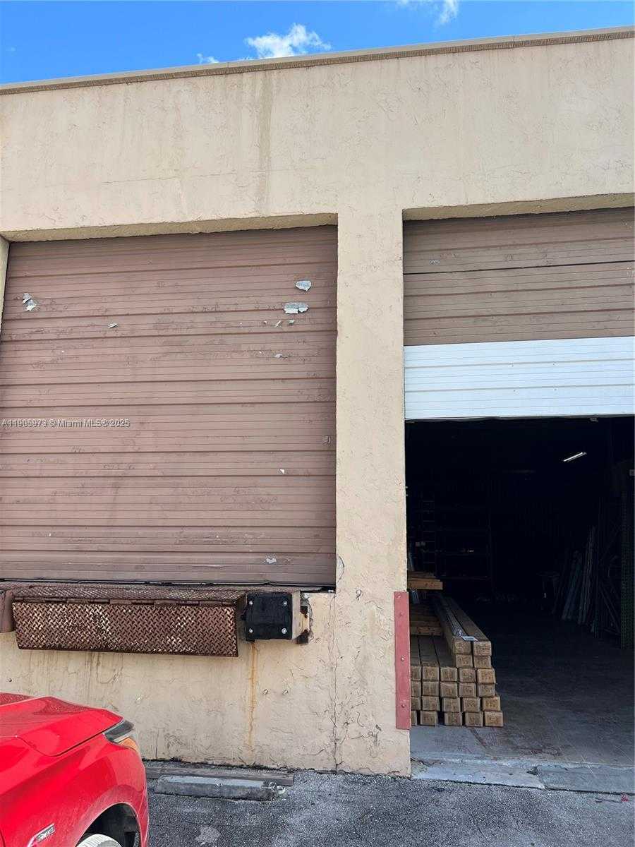 Small Image of 7270 NORTH WEST 70TH ST, Miami Number 2