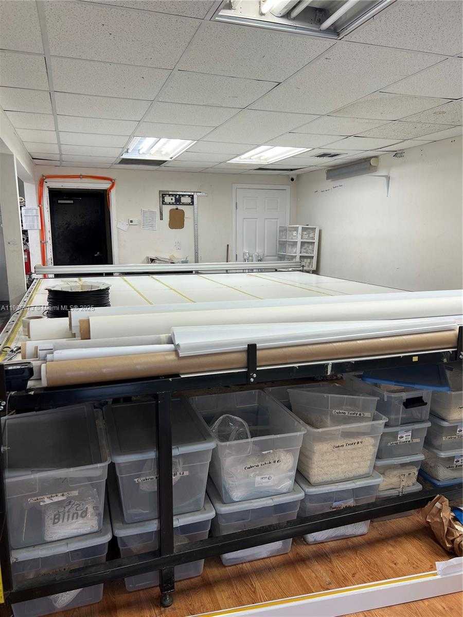 Small Image of 7270 NORTH WEST 70TH ST, Miami Number 3