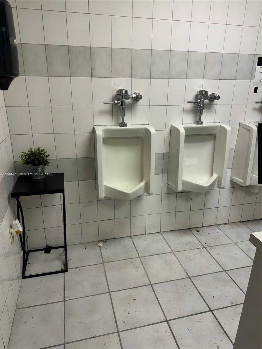 Small Image of 12495 NORTH EAST 2ND AVE, North Miami Number 4