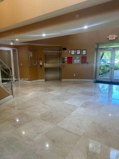 Small Image of Miami Number 4