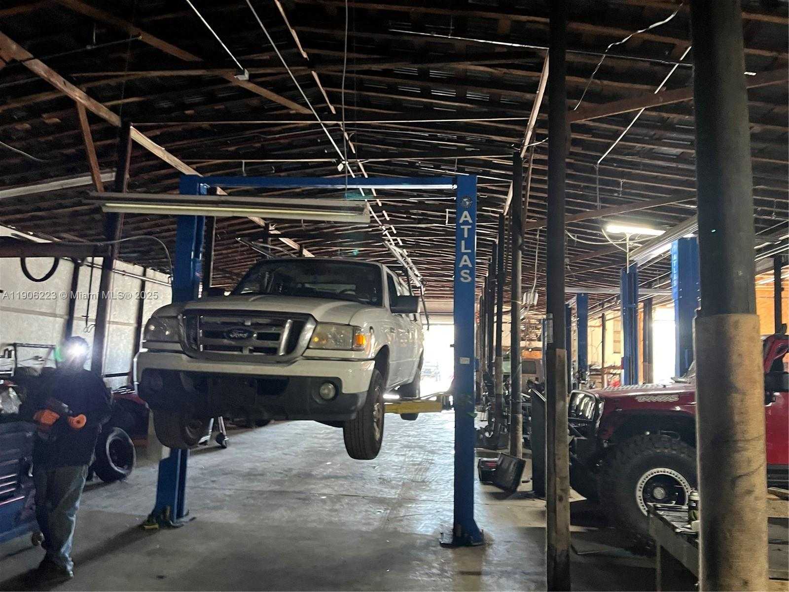 Small Image of 113 MASSACHUSETTS AVE, Other City - In The State Of Florida Number 11