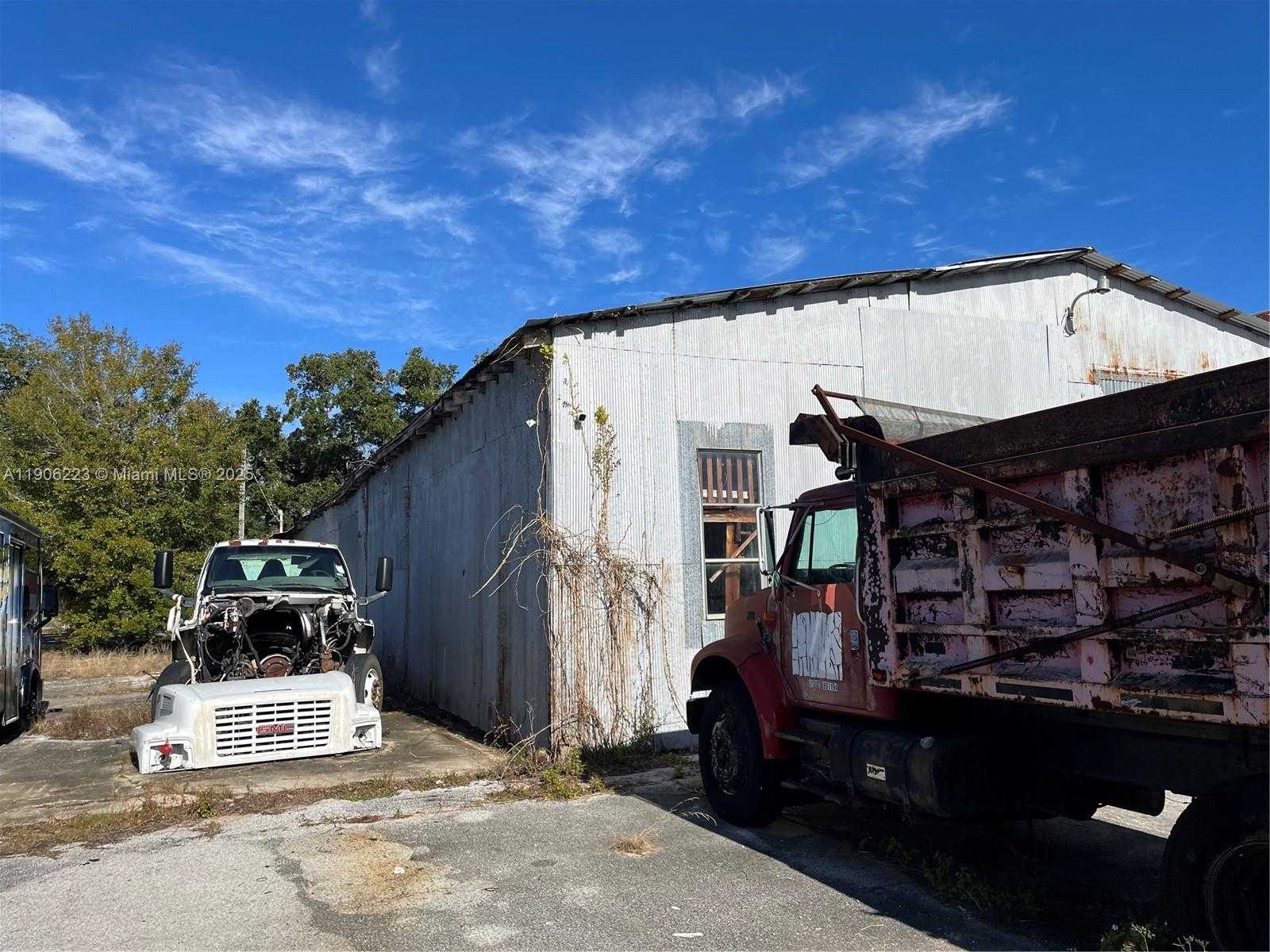 Small Image of 113 MASSACHUSETTS AVE, Other City - In The State Of Florida Number 19