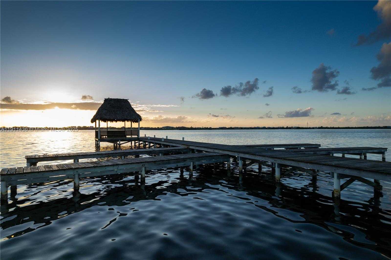 Small Image of 1 WEST AMBERGRIS CAYE, Out of City Number 24