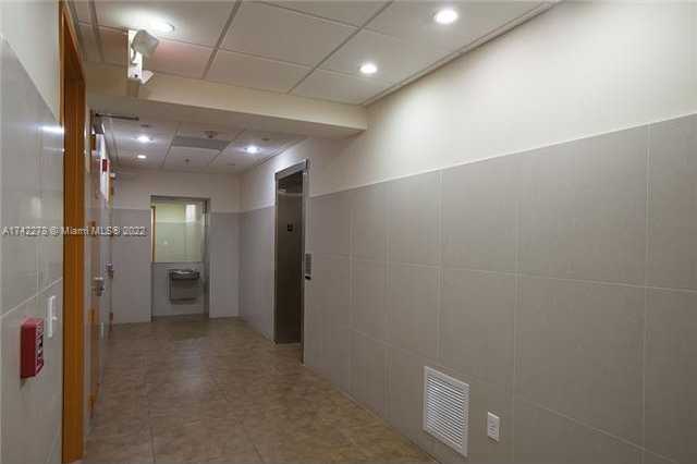 Small Image of 2227 N Federal Hwy, Hollywood, FL 33020, USA Number 10