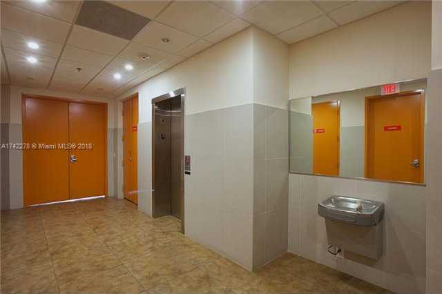 Small Image of 2227 N Federal Hwy, Hollywood, FL 33020, USA Number 15