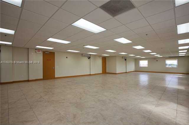 Small Image of 2227 N Federal Hwy, Hollywood, FL 33020, USA Number 16