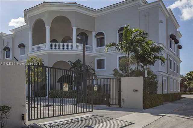 Small Image of 2227 N Federal Hwy, Hollywood, FL 33020, USA Number 3
