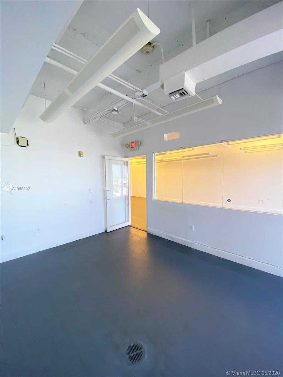 Small Image of 1680 MICHIGAN AV #TOPFLR, Miami Beach Number 10