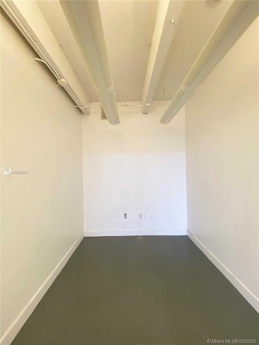 Small Image of 1680 MICHIGAN AV #TOPFLR, Miami Beach Number 11