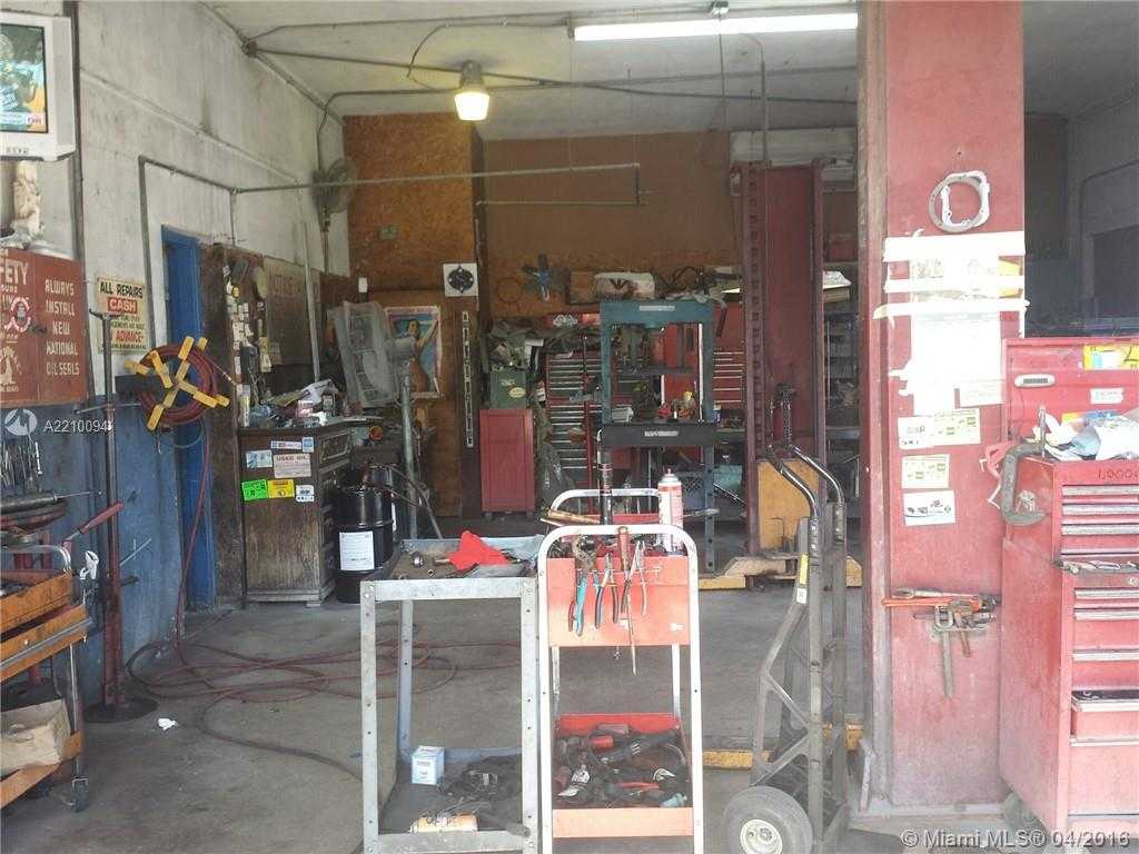 Small Image of 60 NW 20th St, Miami, FL 33127, USA Number 6