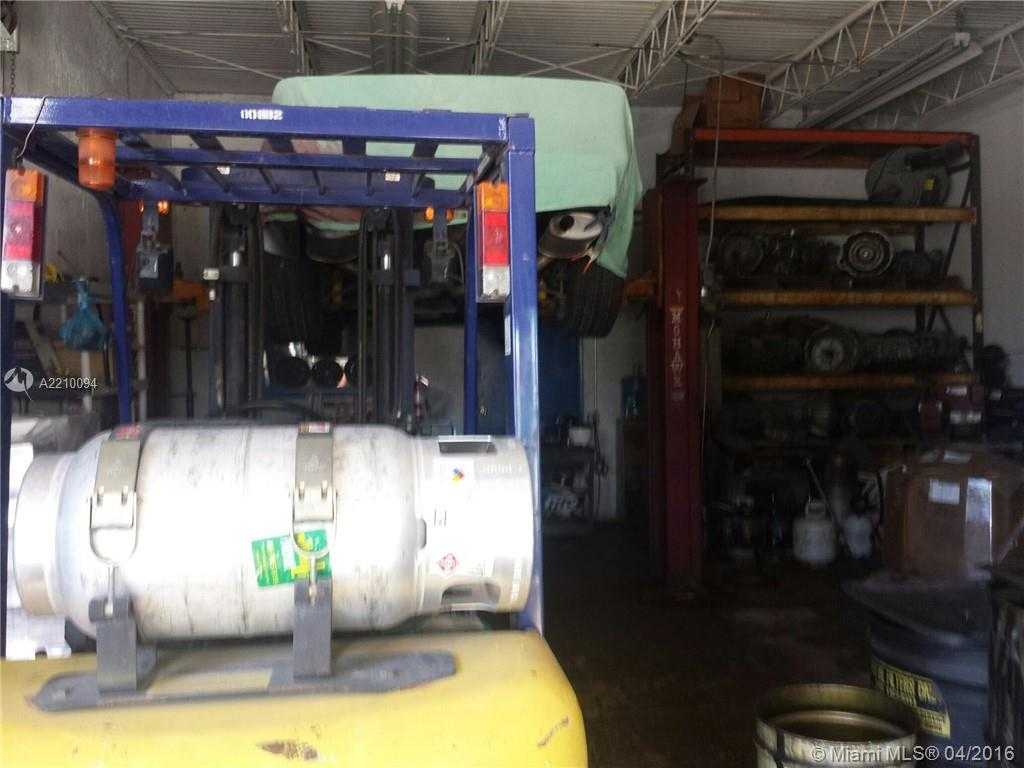 Small Image of 60 NW 20th St, Miami, FL 33127, USA Number 9