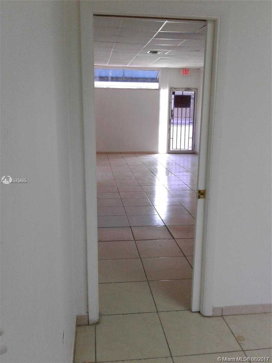 Small Image of 1691 NE 123rd St, North Miami, FL 33181, USA Number 10