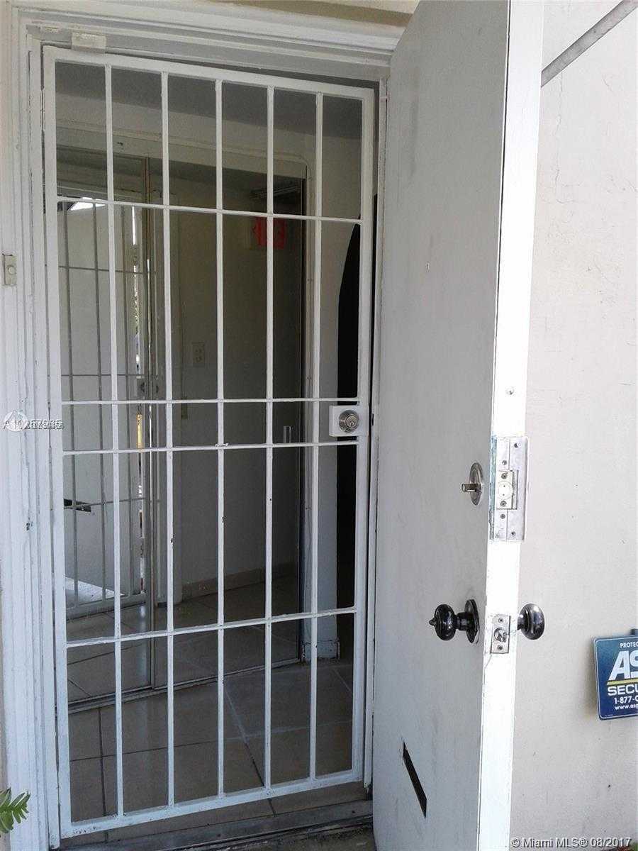 Small Image of 1691 NE 123rd St, North Miami, FL 33181, USA Number 22