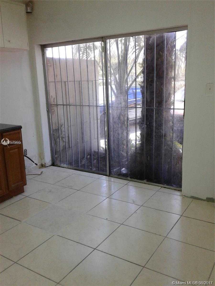 Small Image of 1691 NE 123rd St, North Miami, FL 33181, USA Number 5