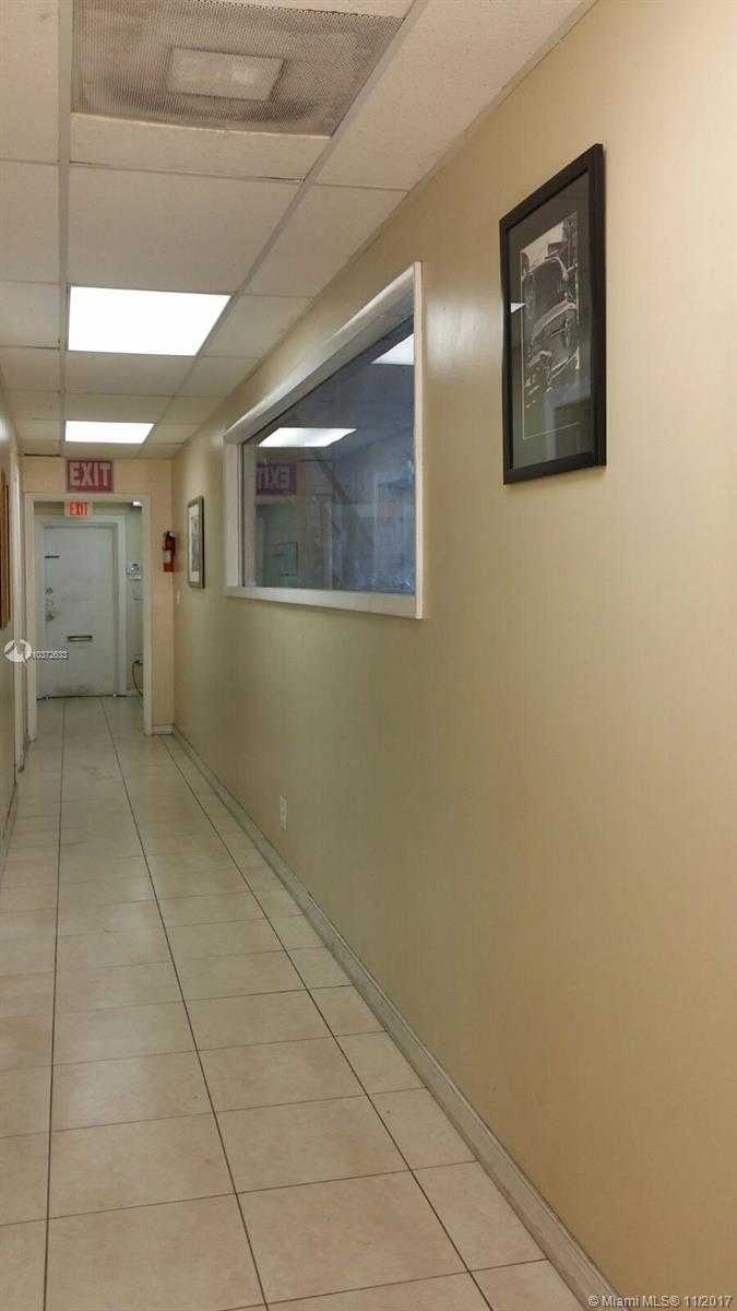 Small Image of 500 Dixie Hwy, Hollywood, FL 33020, USA Number 2
