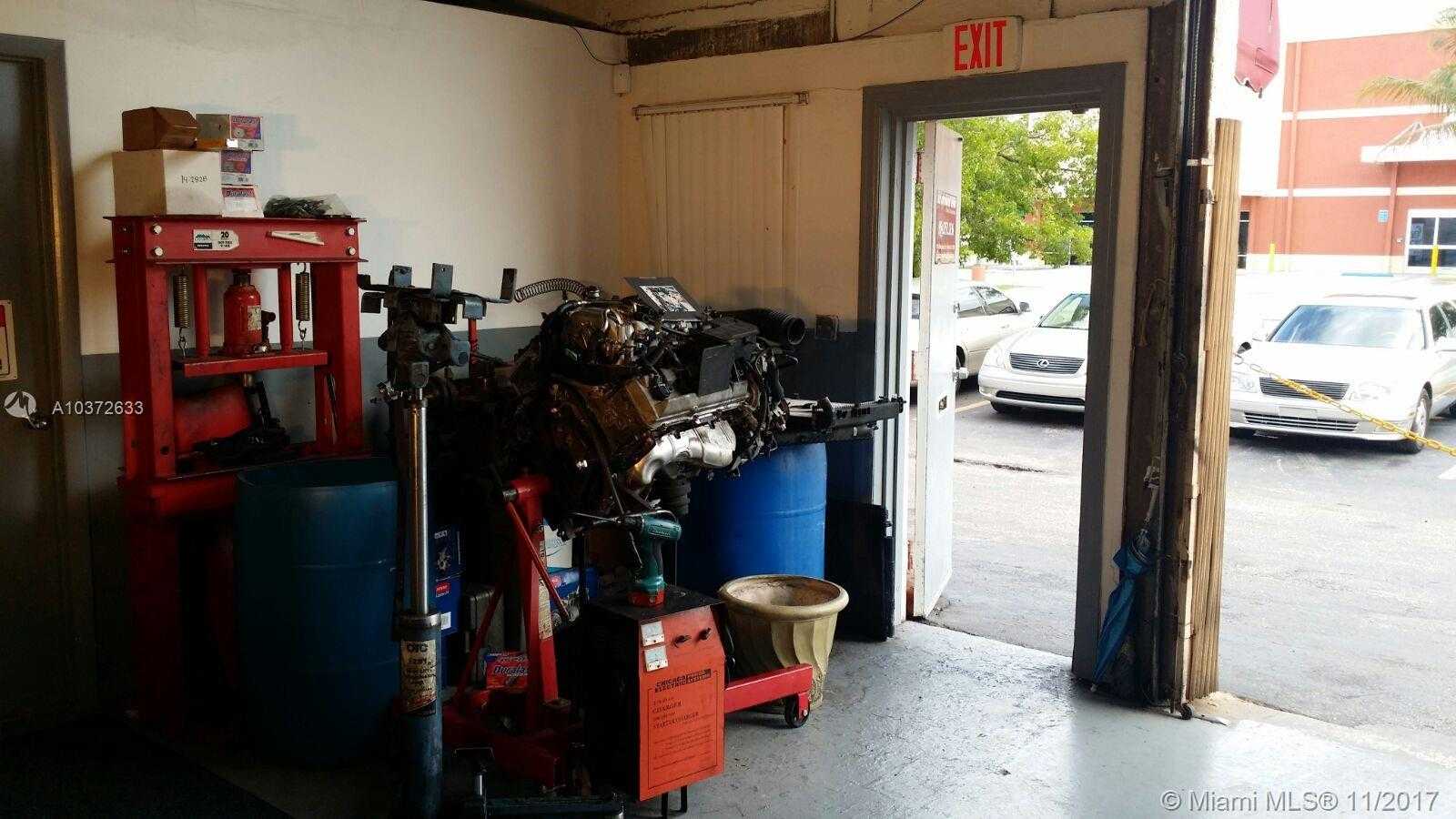 Small Image of 500 Dixie Hwy, Hollywood, FL 33020, USA Number 22